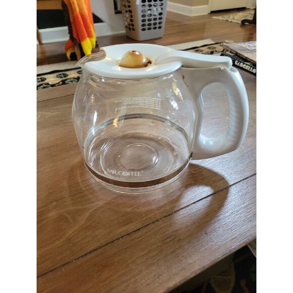 Vintage Mr. Coffee Replacement Coffee Pot Carafe 12 Cup White Lid PD12 - Picture 1 of 6
